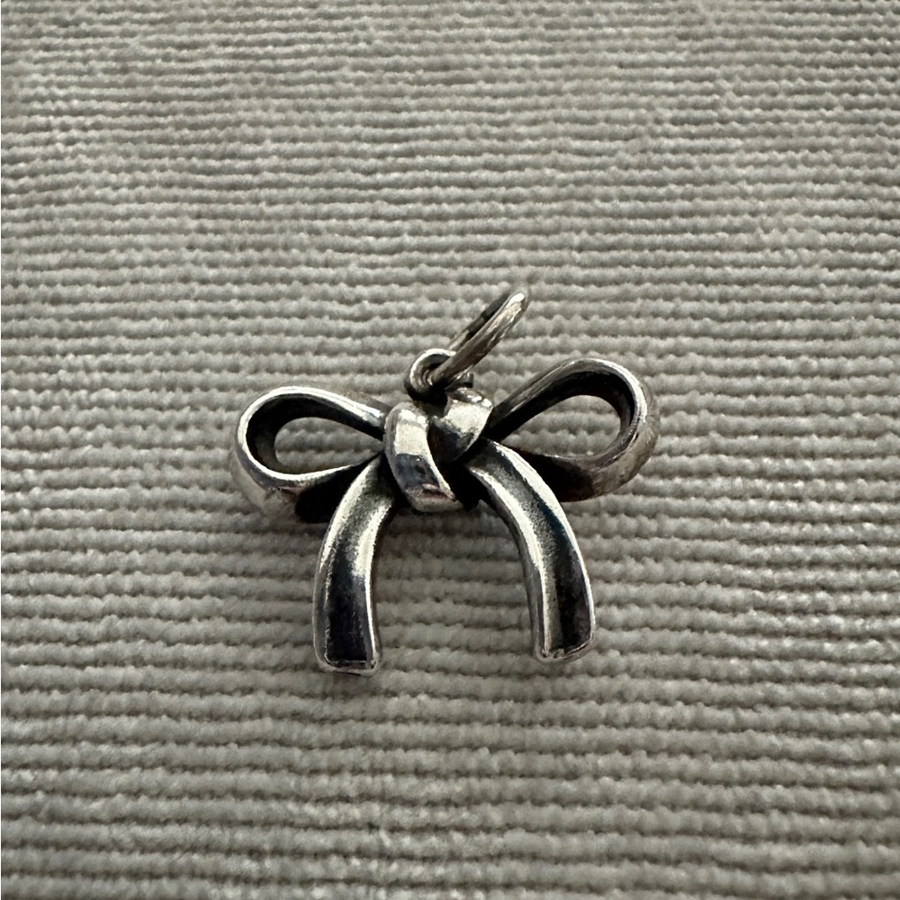 RETIRED James Avery Bow charm